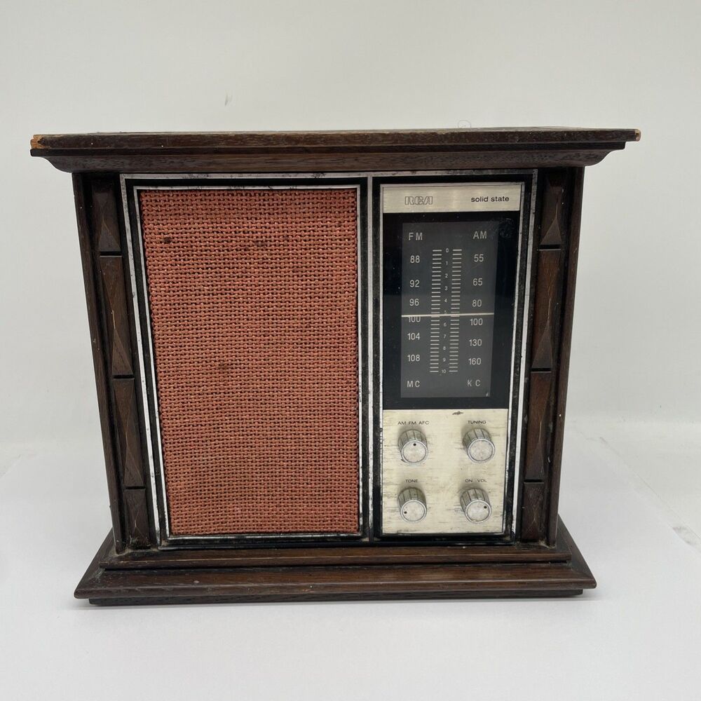 Vintage RCA RZC-262D Solid State AM/FM Century Oak Finish Radio *TESTED WORKING
